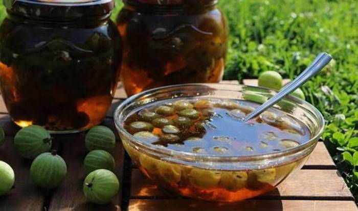Царське варення з аґрусу смарагдове